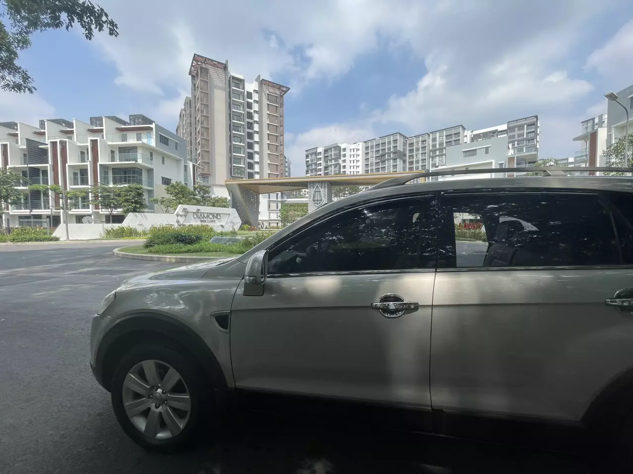 Có nhu cầu lên đời sau khi chạy một thời gian may mắn. Biển số TP HCM - đẹp - Chevrolet Captiva 7 chỗ, máy xăng, đời 201-3