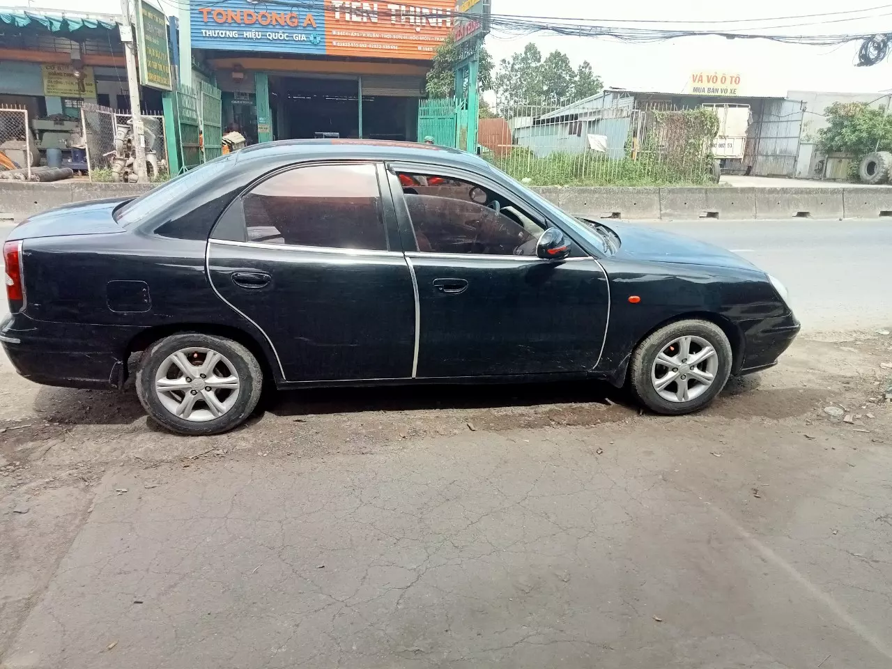 Cần bán nhanh xe Daewoo nubira SX 2000 đk 2004 -1