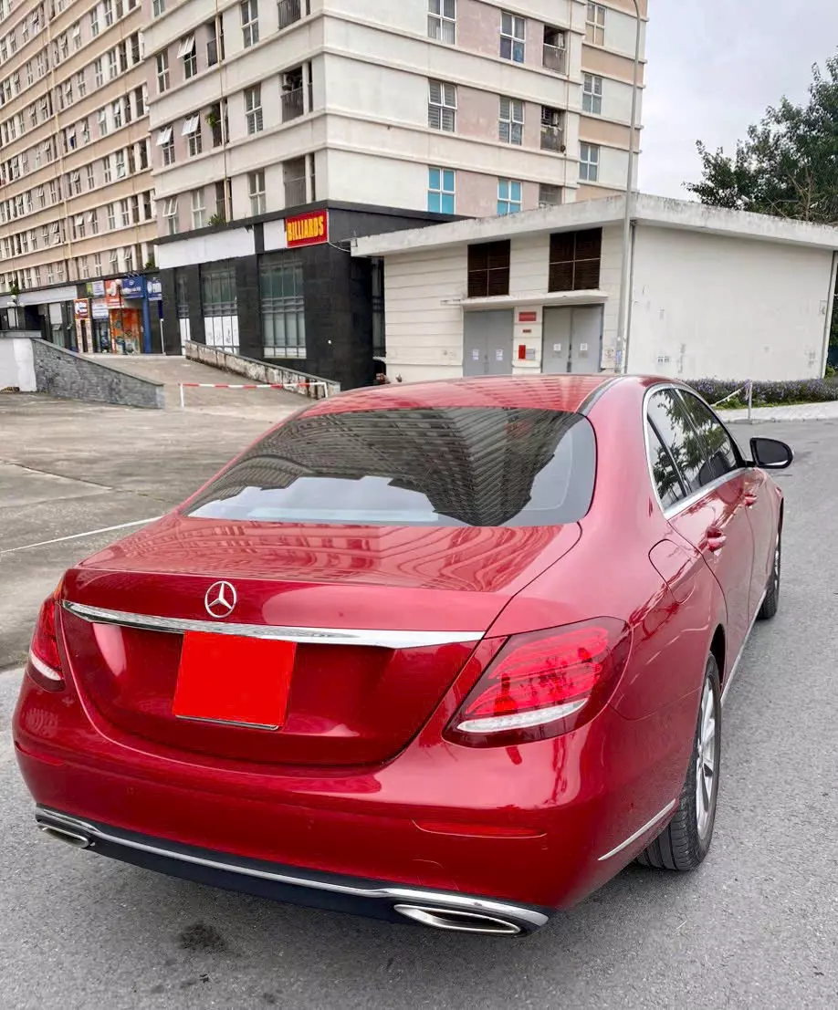 Chính chủ cần bán Mercedes E200 đăng ký 2019-0