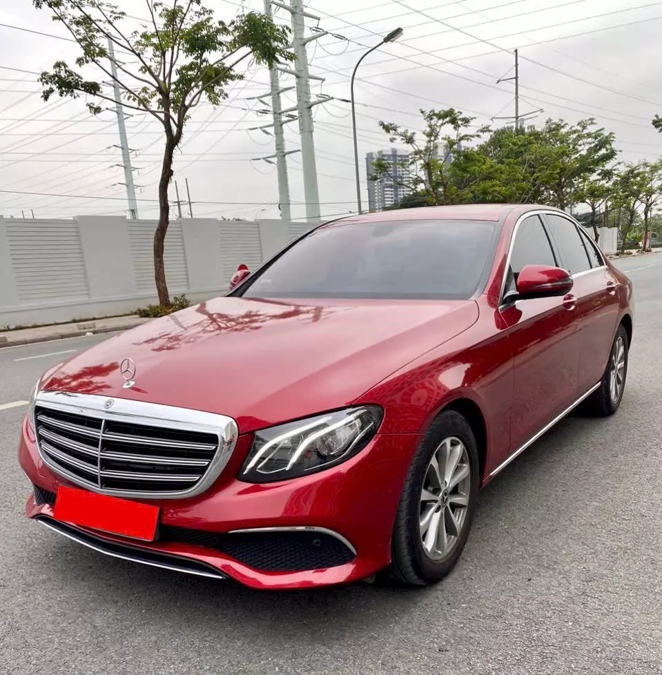 Chính chủ cần bán Mercedes E200 đăng ký 2019-2