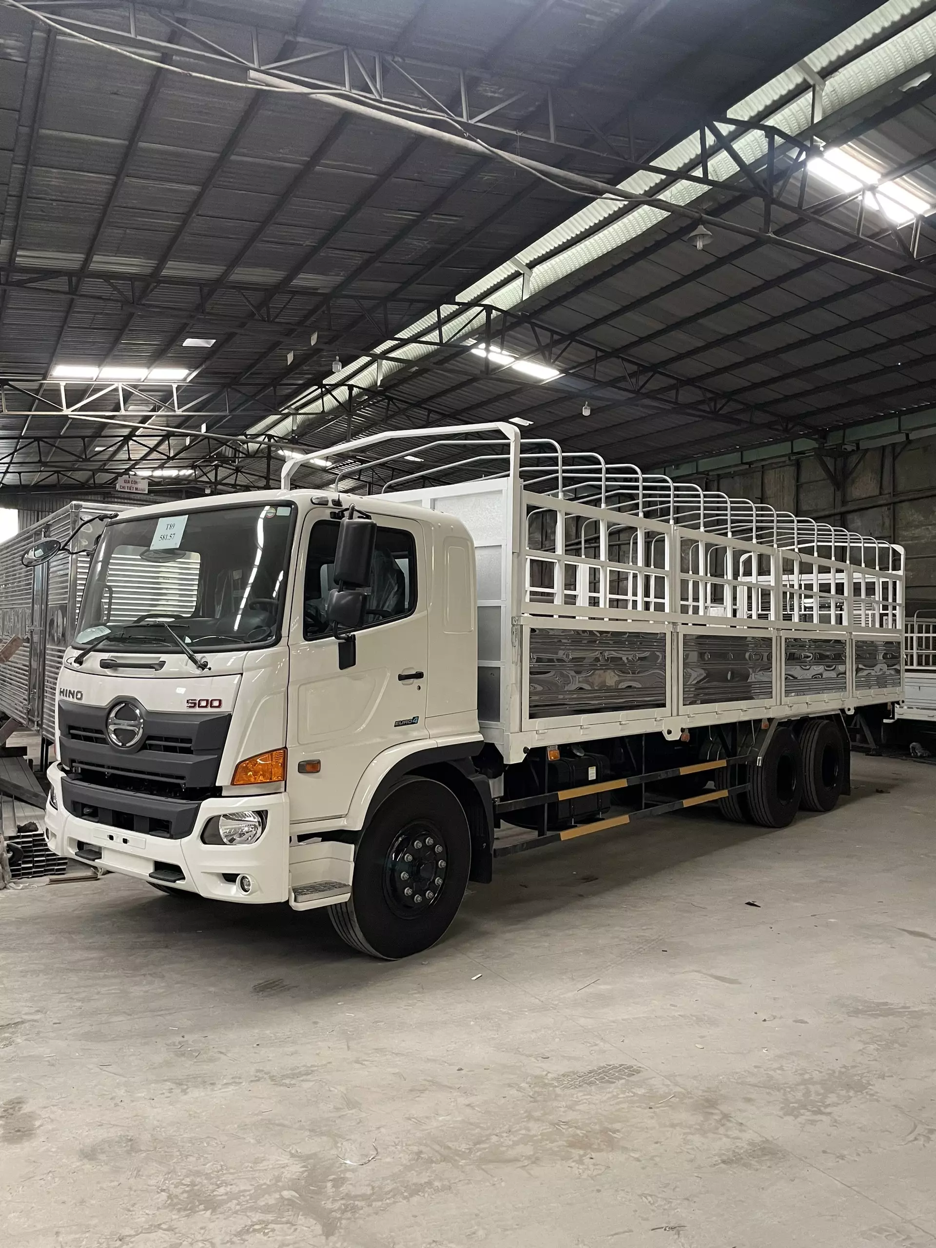 Xe tải Hino 15 tấn được nhiều khách hàng tin tưởng lựa chọn bởi chất lượng vượt trội-0