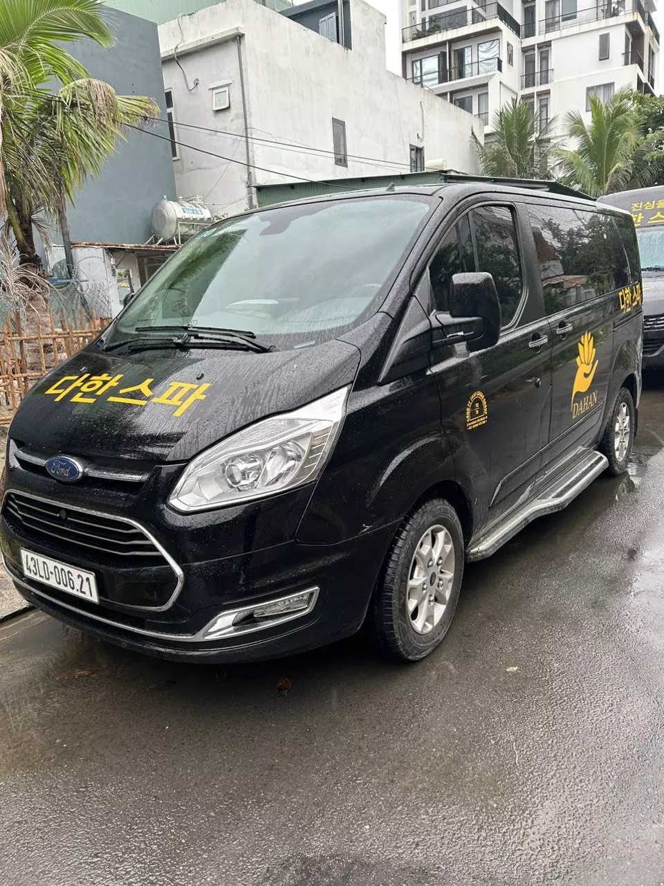 Chính chủ bán xe Ford Tourneo Titanium-0