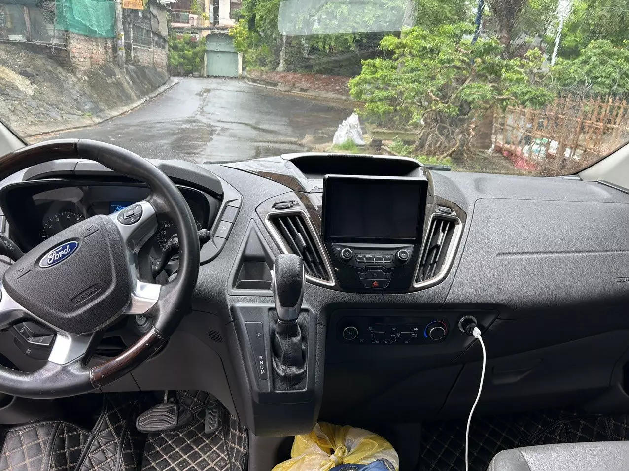 Chính chủ bán xe Ford Tourneo Titanium-7