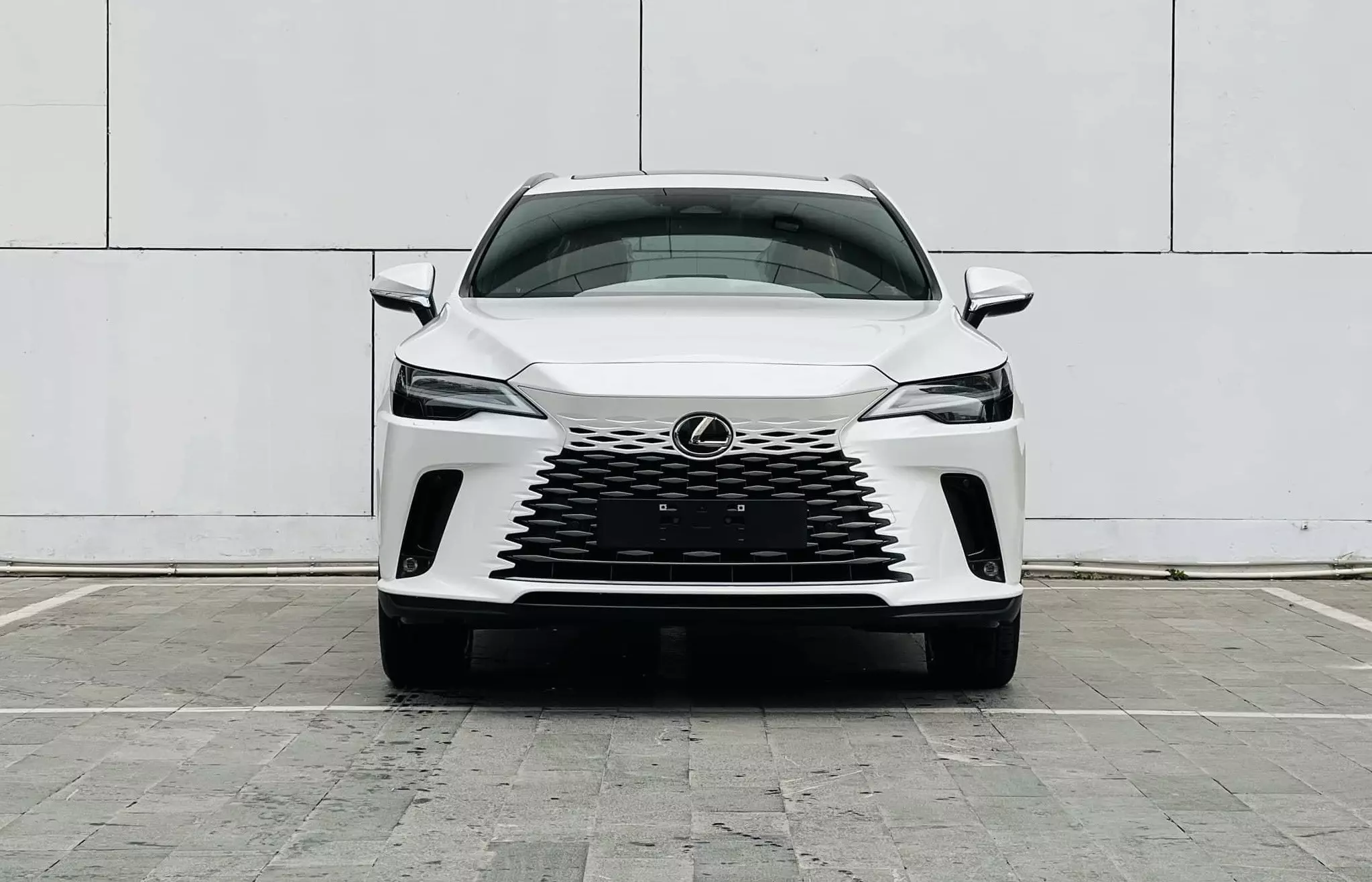 Lexus là thương hiệu xe sang đến từ Nhật Bản  Bảng giá xe Lexus 2023 mới nhất-11