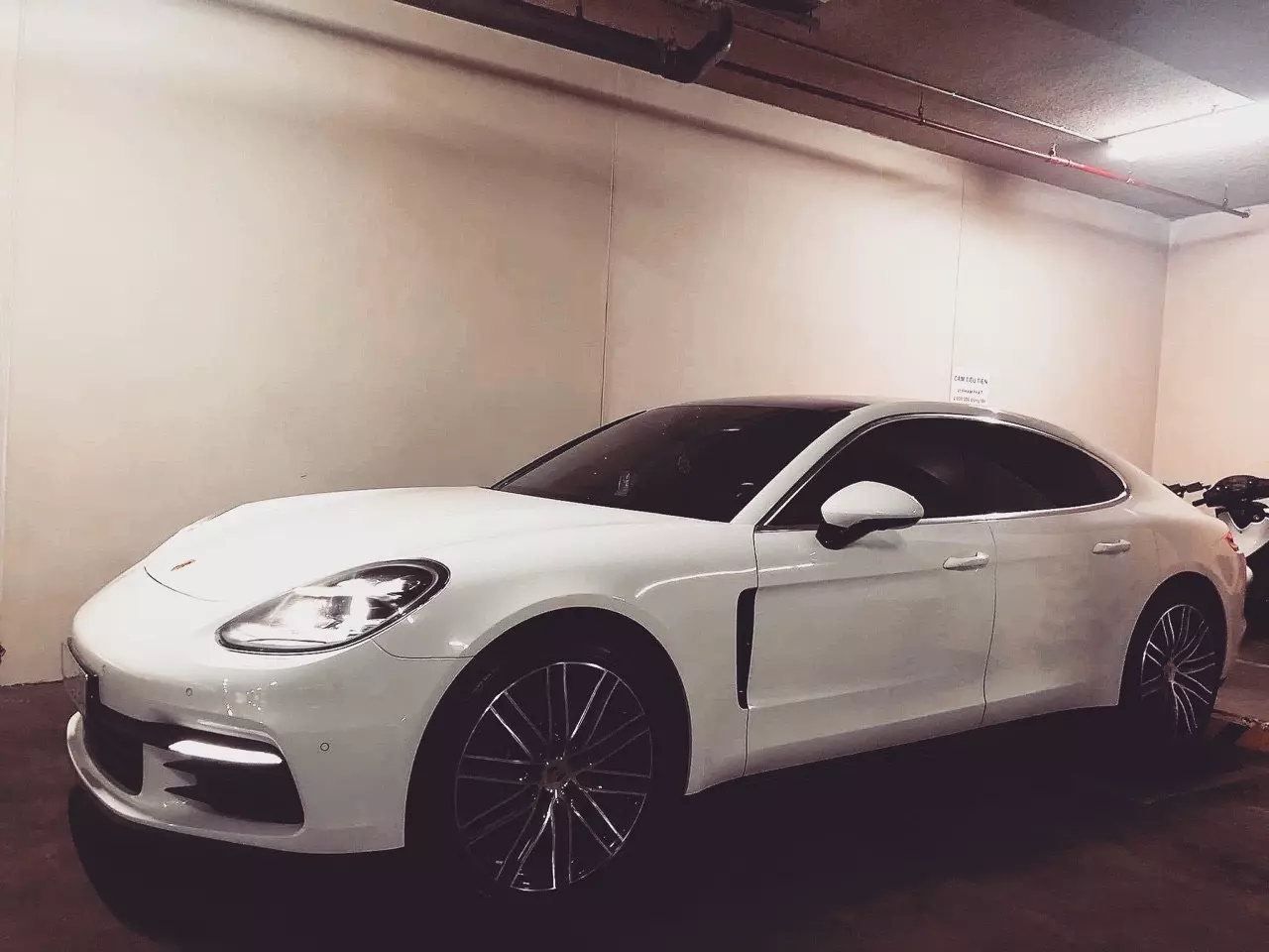 Chính chủ bán xe Porsche panamera sx 2017 Lăn bánh 2018 -0