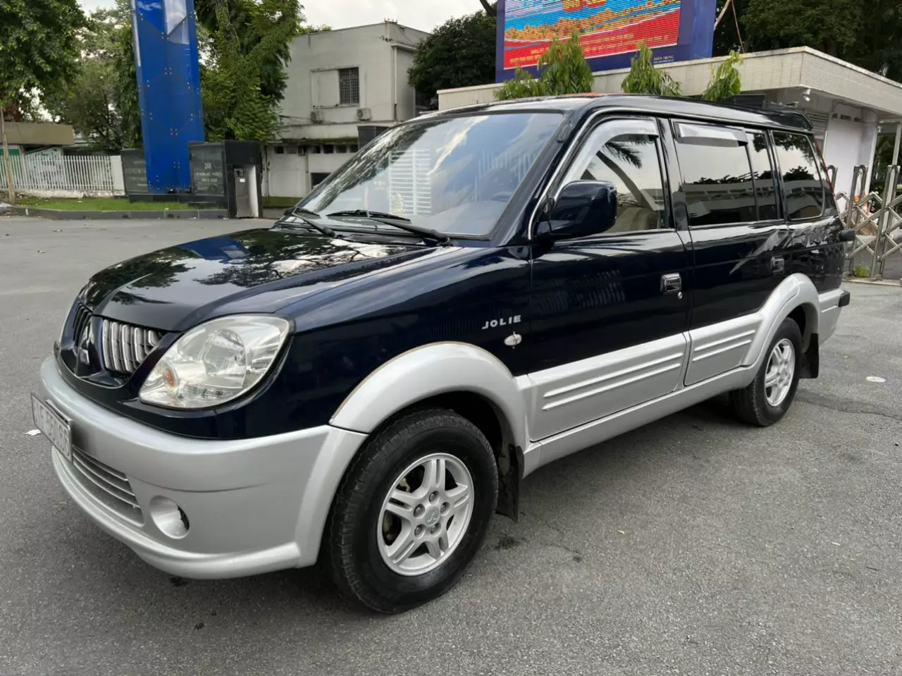 Chính chủ bán xe MITSUBISHI JOLIE sản xuất năm 2005 -2