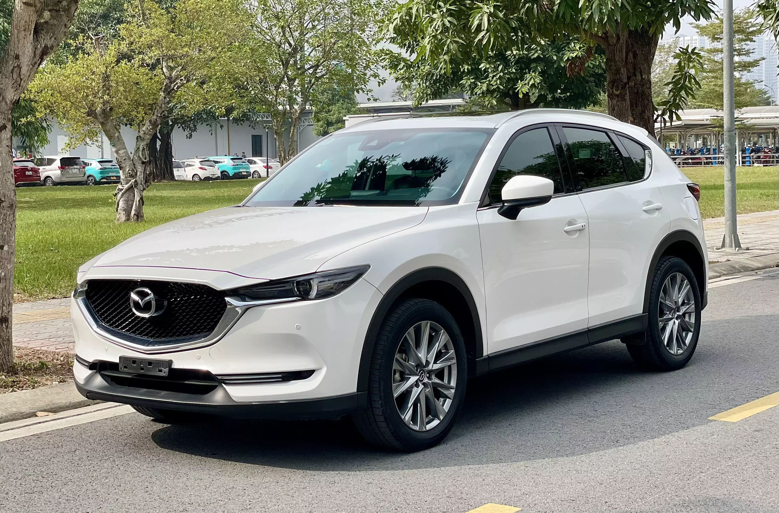 Cần bán xe Mazda CX 5 2.0Premium 2021, màu trắng, 790tr-0
