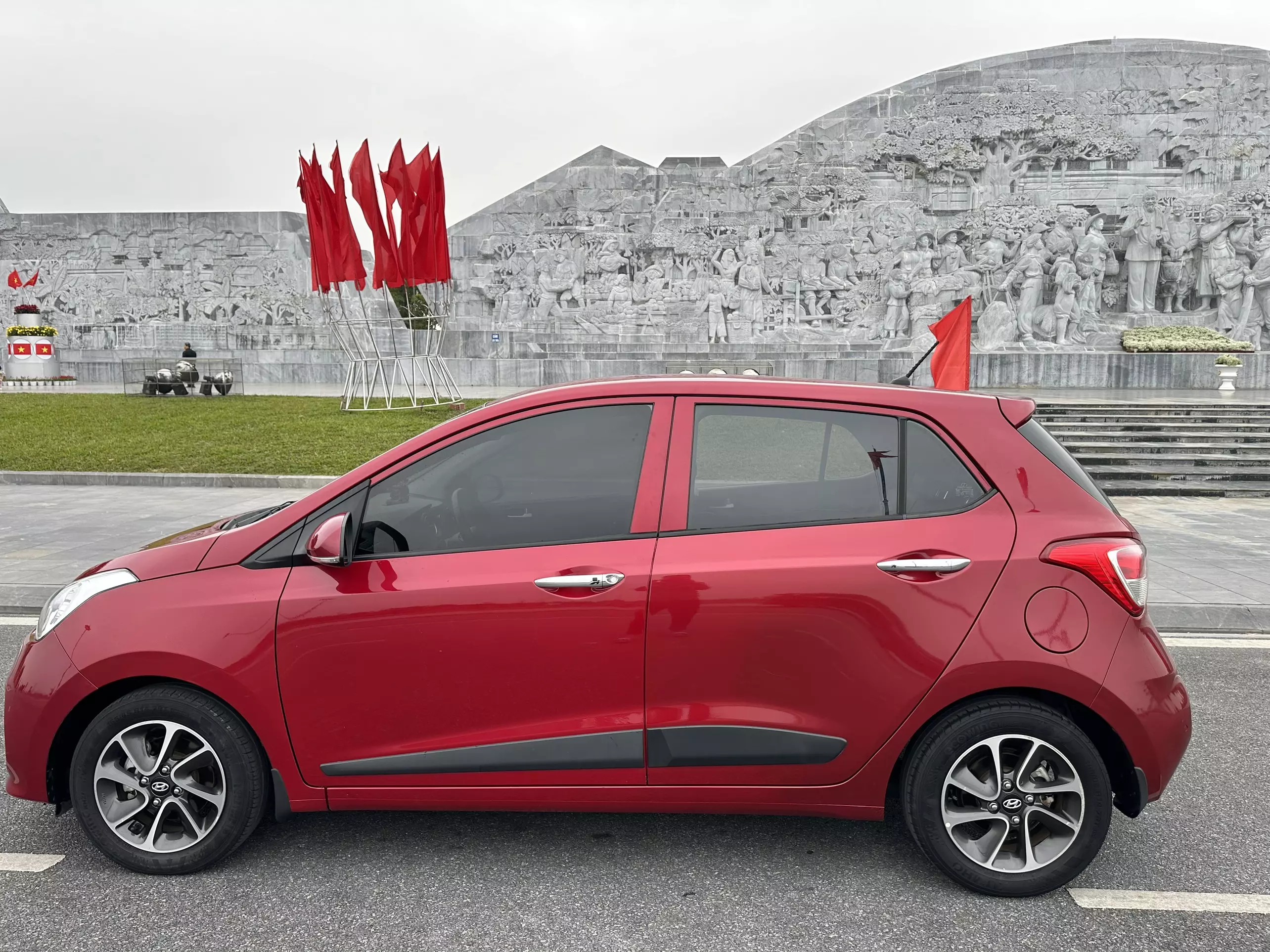 Hyundai i10 2019 Đẹp quá mới quá , còn thơm mùi mới.-0