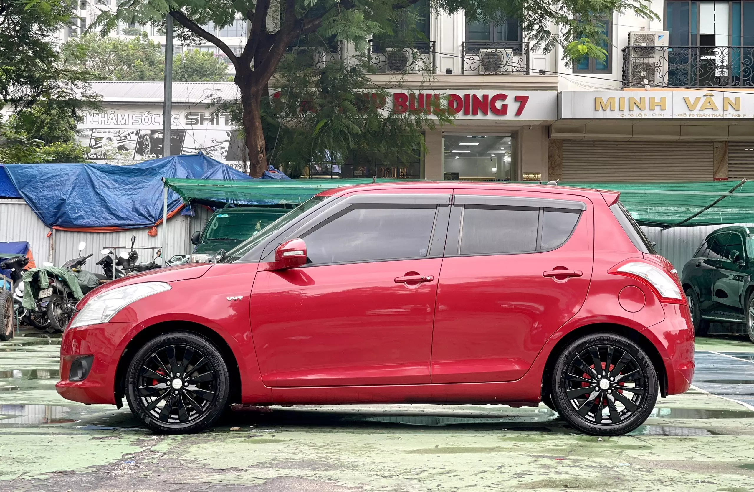Bán xe Suzuki Swift 1.4 AT 2013 đỏ nội thất đen-2