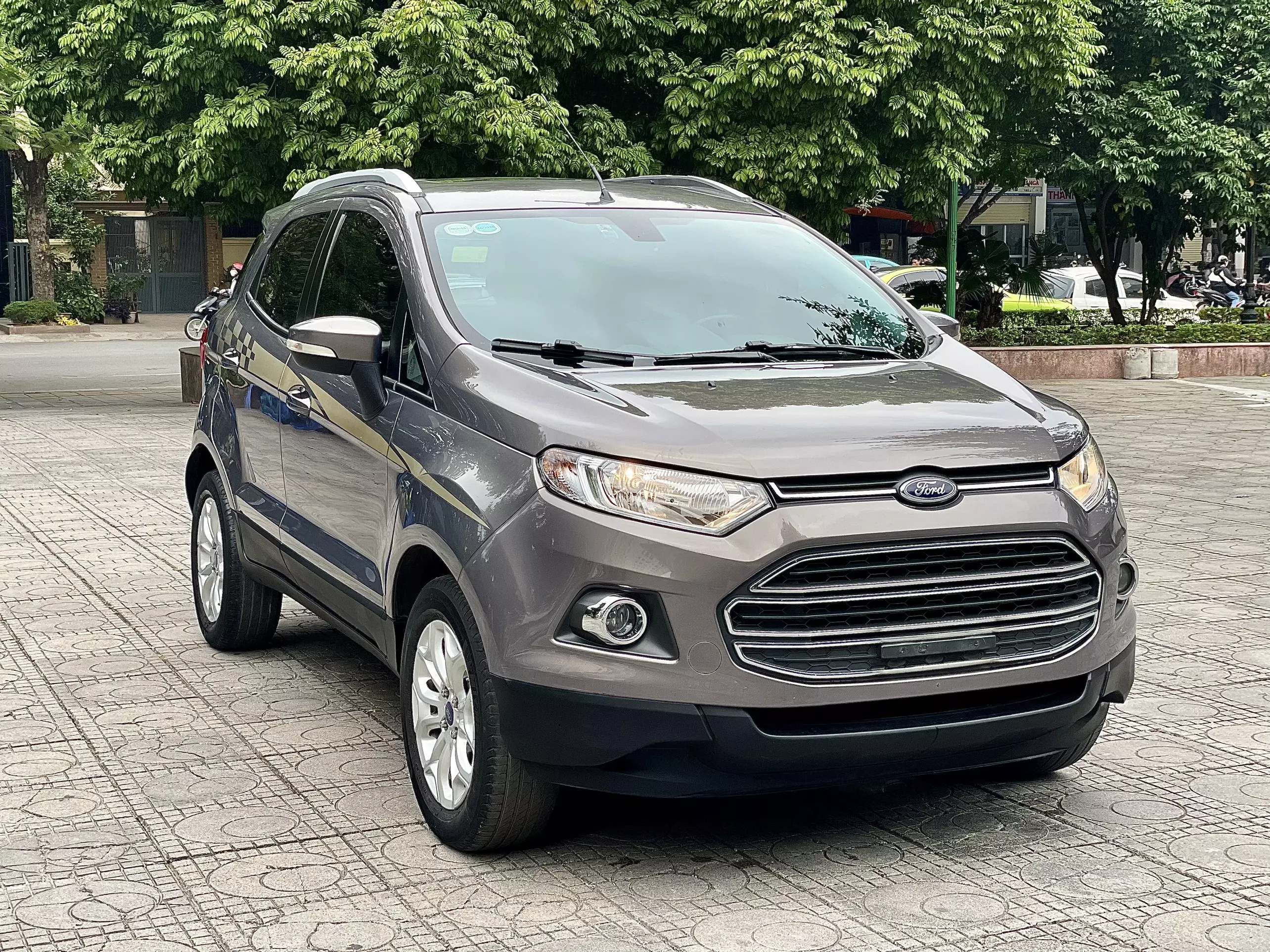 Bán Ford EcoSport 1.5AT 2016, màu bạc-0