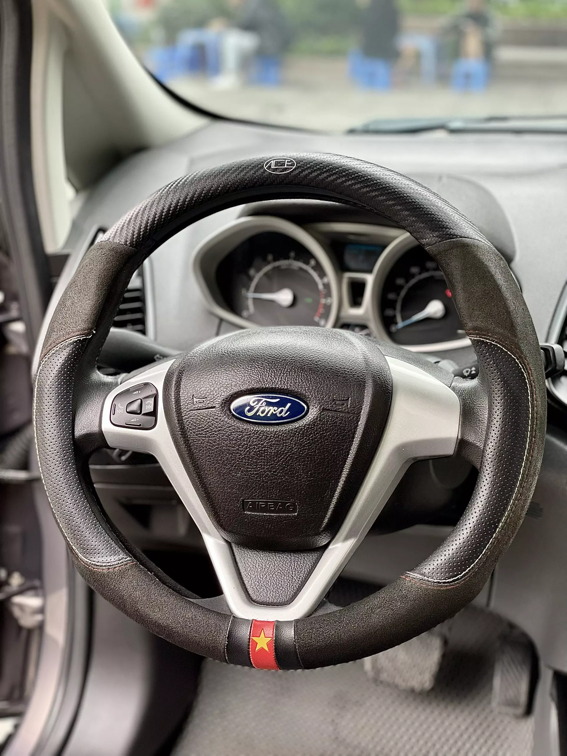 Bán Ford EcoSport 1.5AT 2016, màu bạc-10