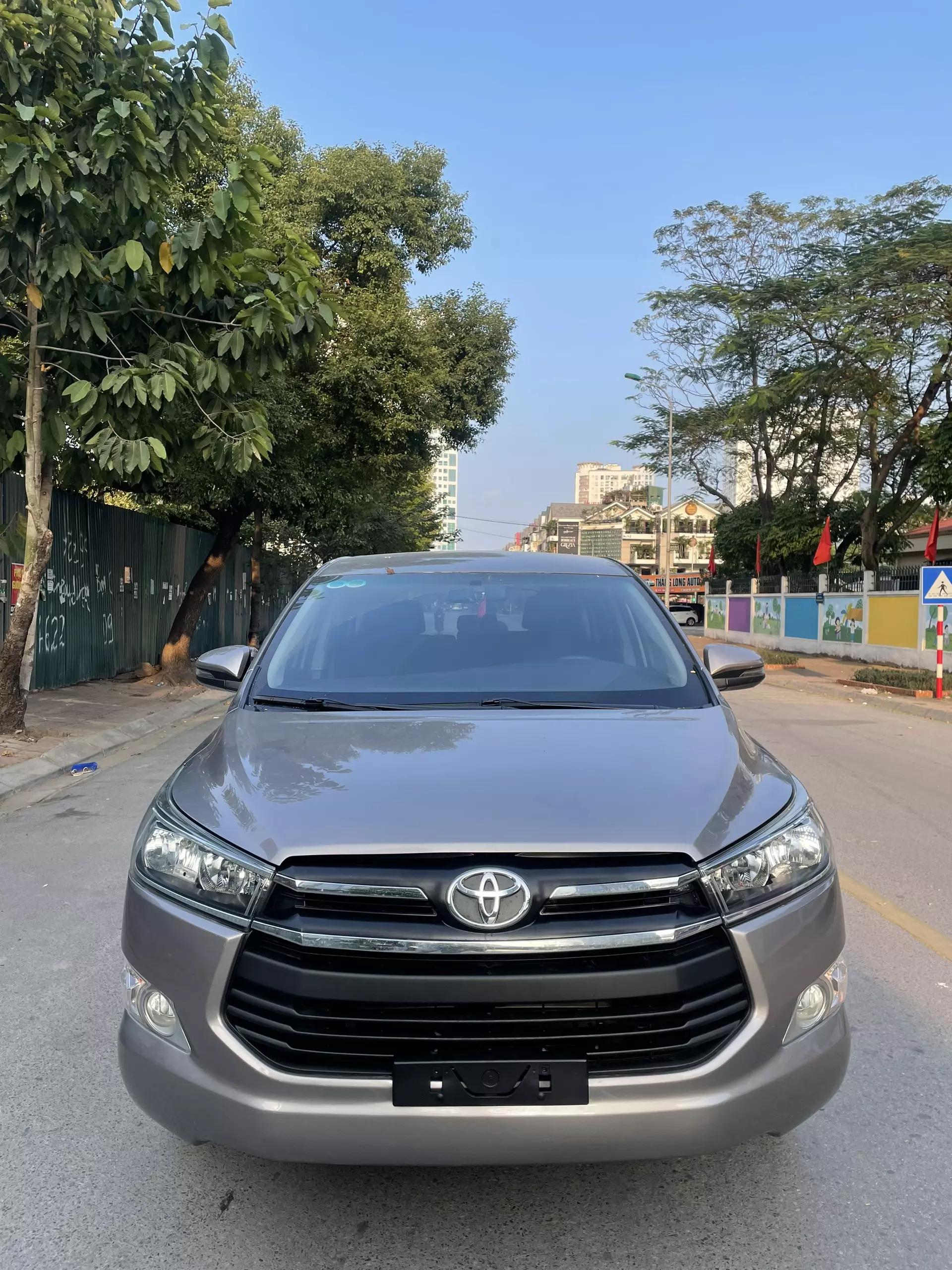 Chính chủ bán xe Toyota Innova sx 2018 bản 2.0E MT-1