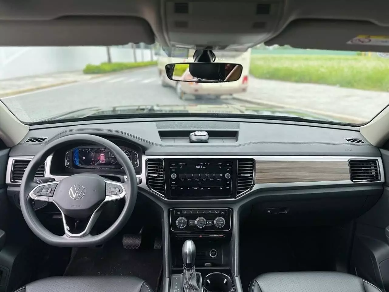 Bán xe Volkswagen năm 2022 - Sang Trong-An Toàn-Bền Vững-Đa Dụng-Tiện Ích-2