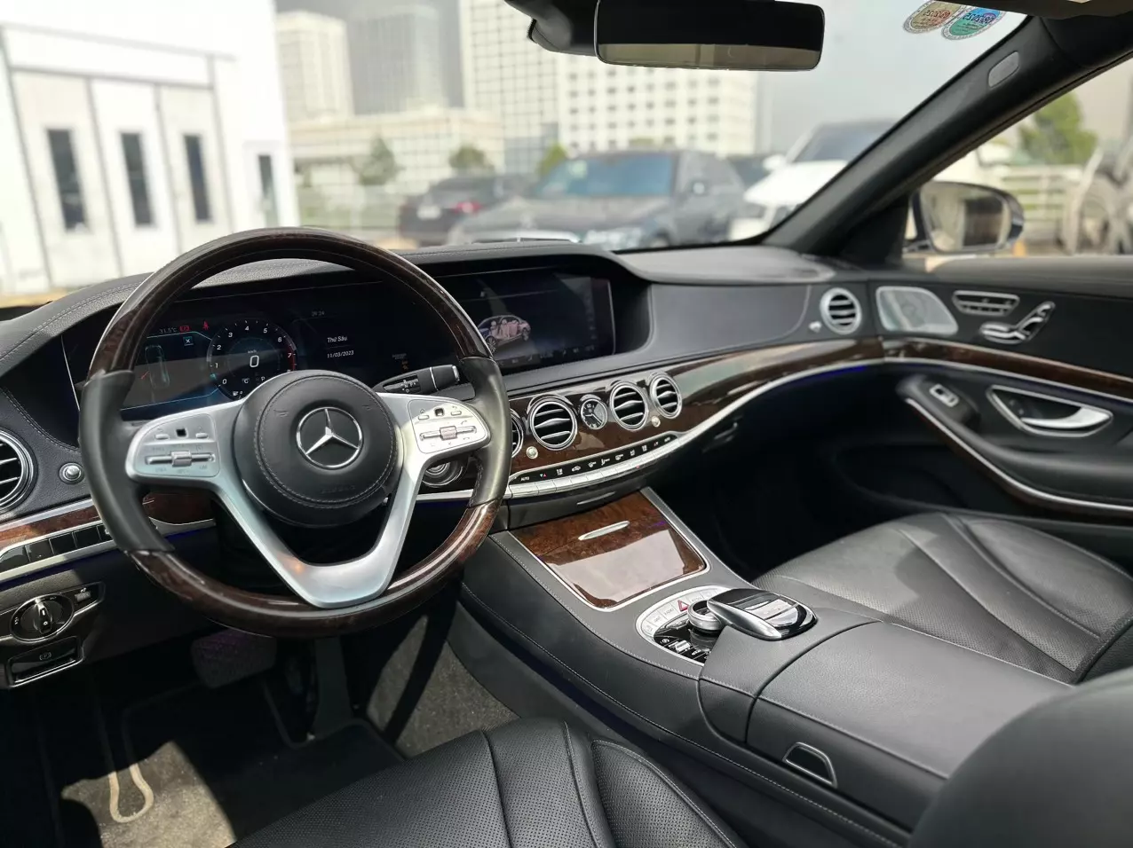 Bán xe Mercedes-Benz S450 trắng 2 tỷ 6xx. Còn bảo hành đến 2025-7