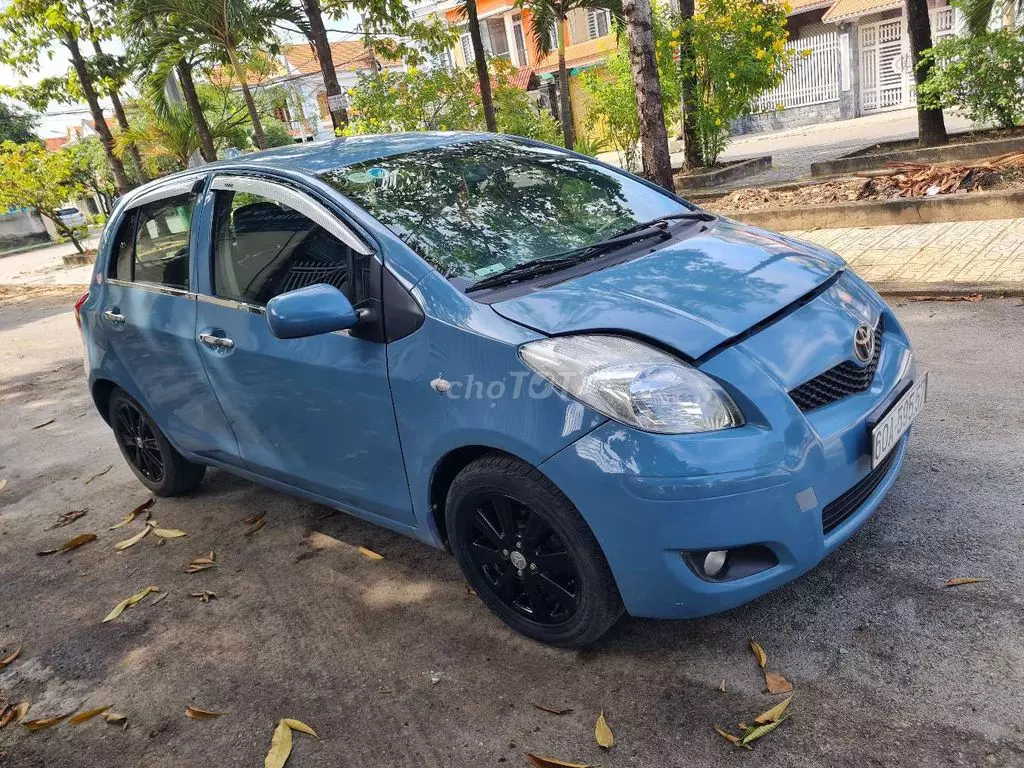 Cần tiền bán gấp xe TOYOTA YARIS 2009 số tự động-0