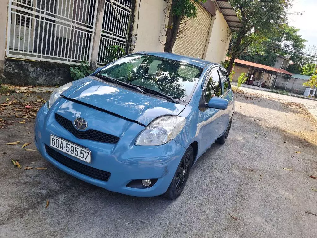 Cần tiền bán gấp xe TOYOTA YARIS 2009 số tự động-1