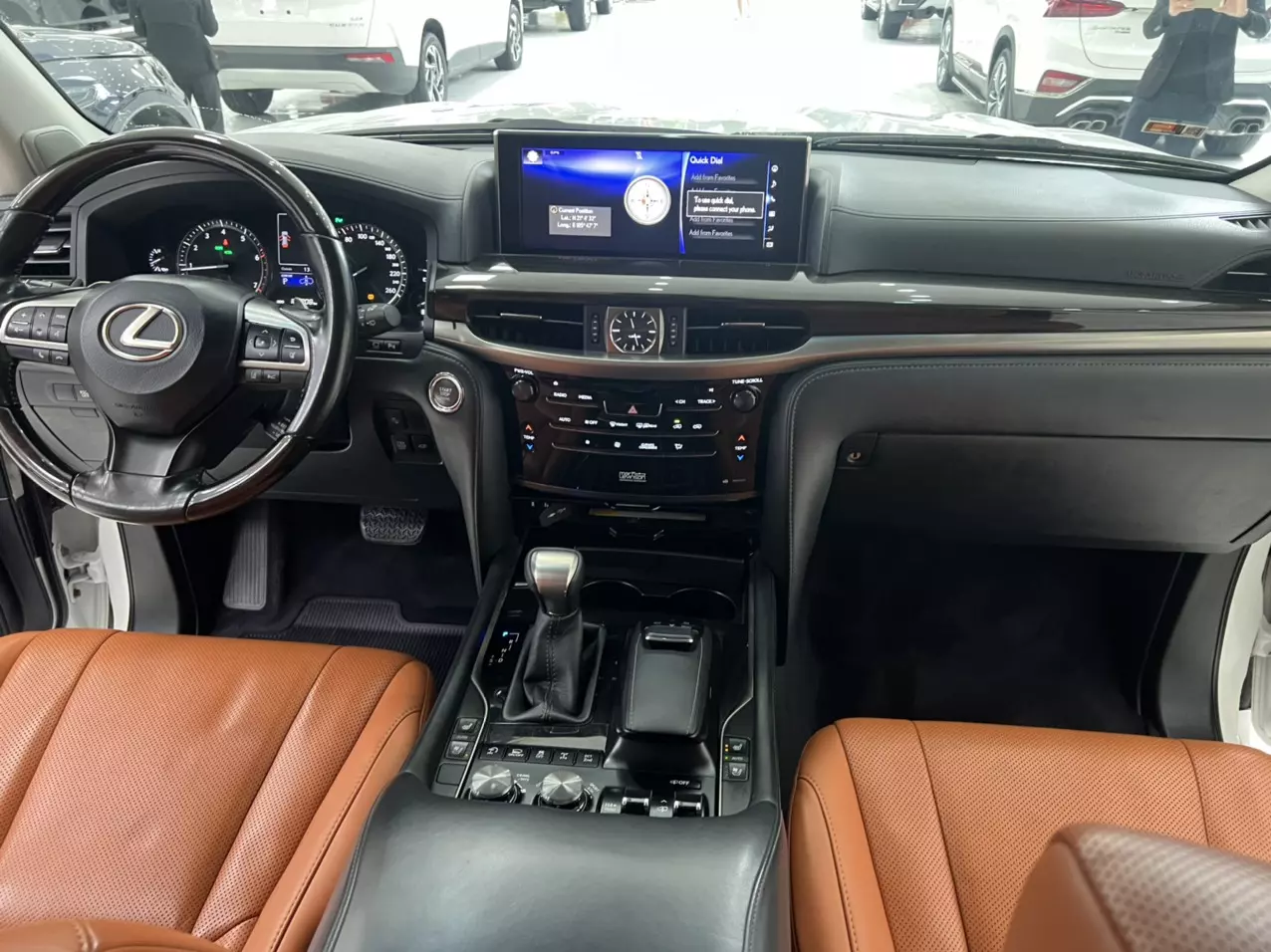 Bán Lexus LX570 Trung Đông sản xuất năm 2016 màu Trắng nội thất Nâu da bò, xe đăng ký tên cá nhân đi hơn 10v Km-8