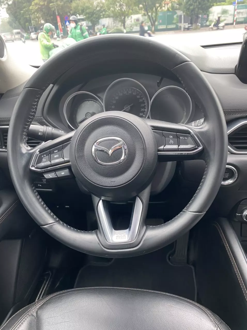 Cần bán xe Mazda CX5 2.5Pre 2019-11