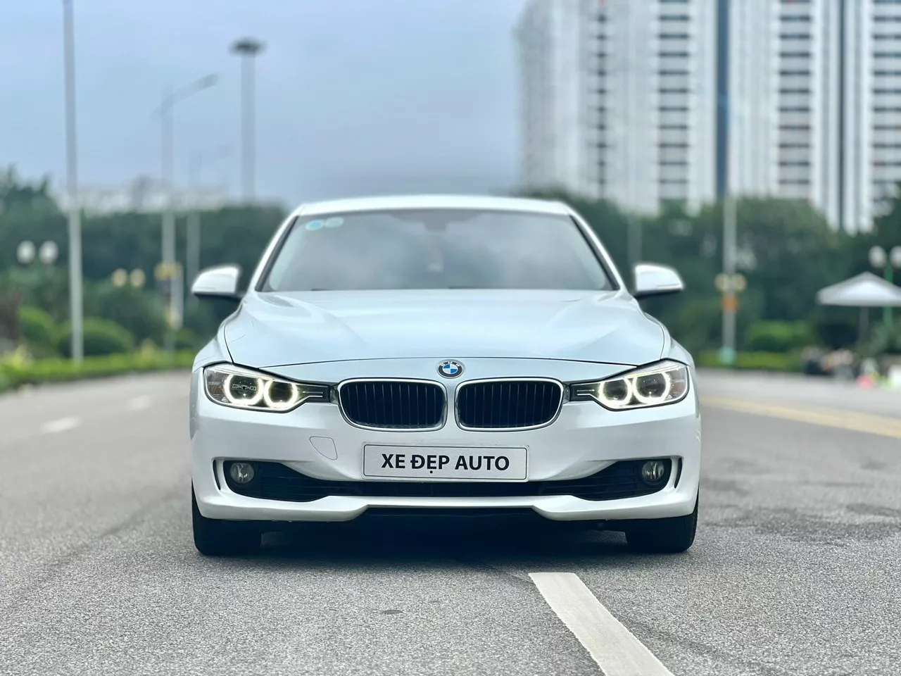 BÁN XE BMW 320i - 2013 - Giá 420 TRIỆU .-0