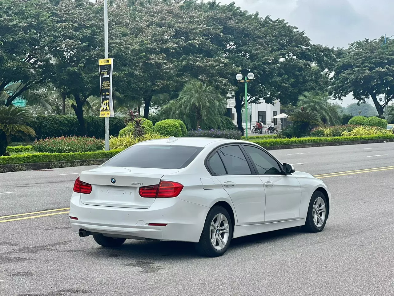 BÁN XE BMW 320i - 2013 - Giá 420 TRIỆU .-2