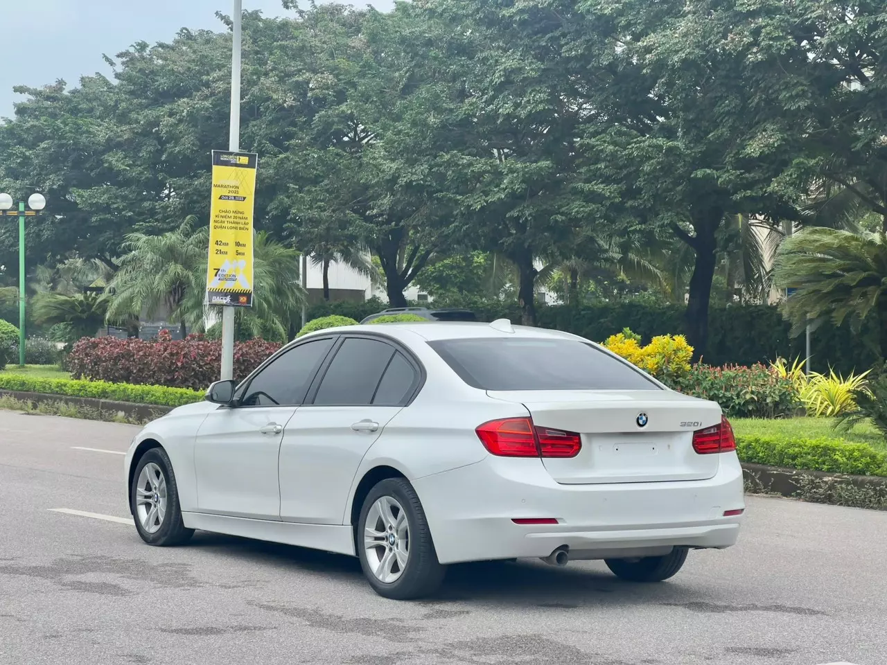 BÁN XE BMW 320i - 2013 - Giá 420 TRIỆU .-1