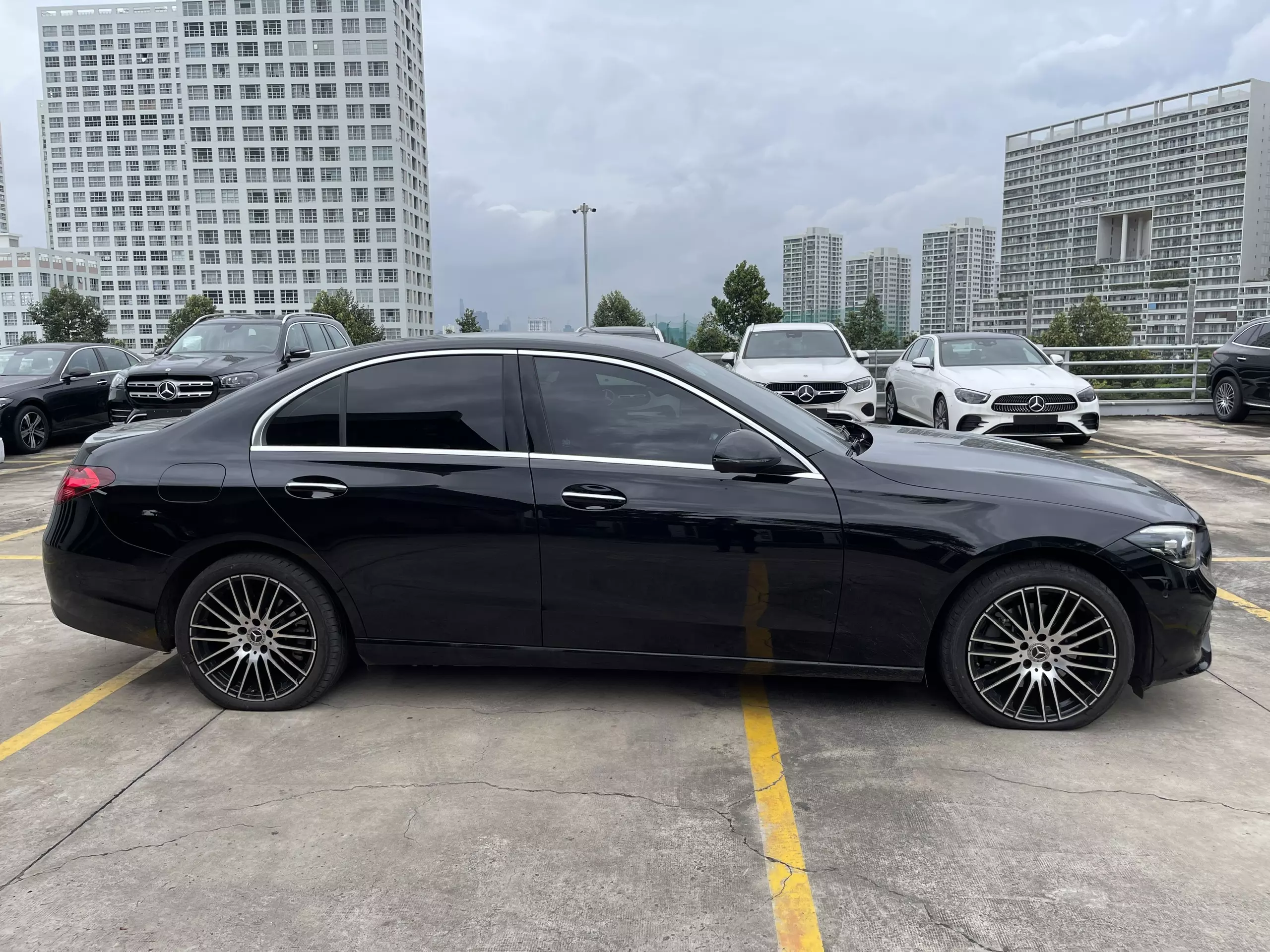 Mercedes-Benz Phú Mỹ Hưng Cần Bán C200 Plus 2023 Lướt, Xe SD Đưa Đón Sếp-1