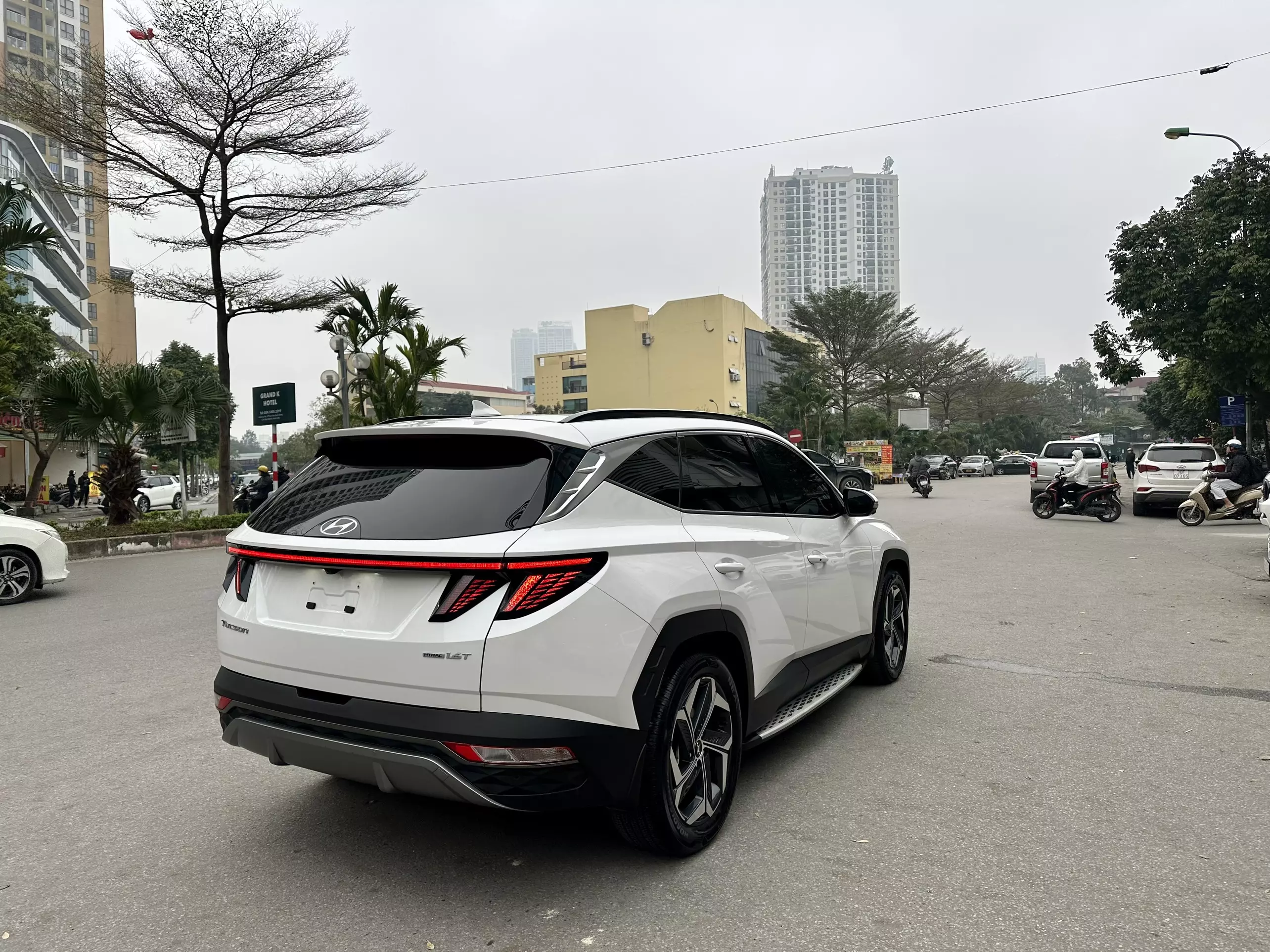 Mới về Tucson 1.6 turbo Mode 2022. Siêu mới. Sơn Zin cả xe -0