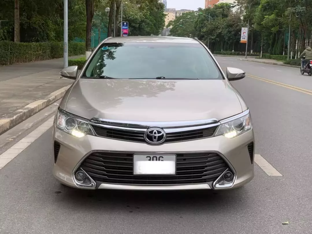 Chính chủ bán xe Toyota Camry sản xuất năm 2015 -3