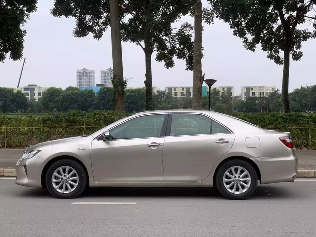 Chính chủ bán xe Toyota Camry sản xuất năm 2015 -5