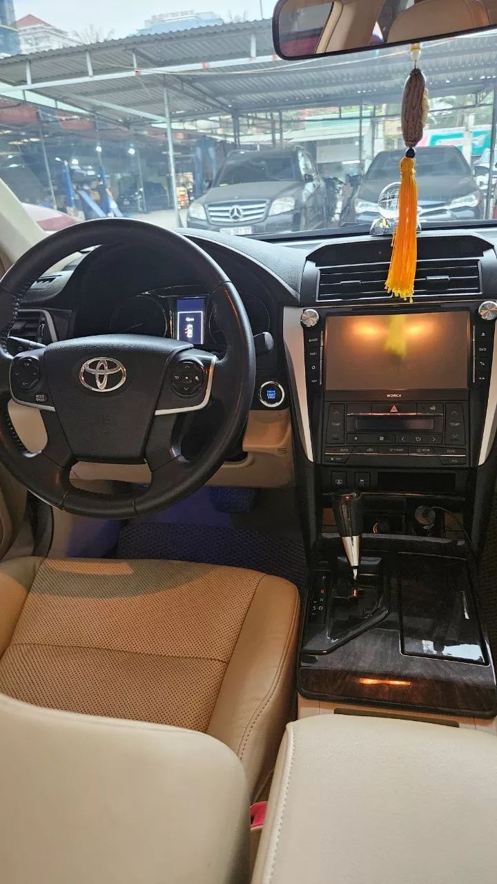 Chính chủ bán xe Toyota Camry sản xuất năm 2015 -7