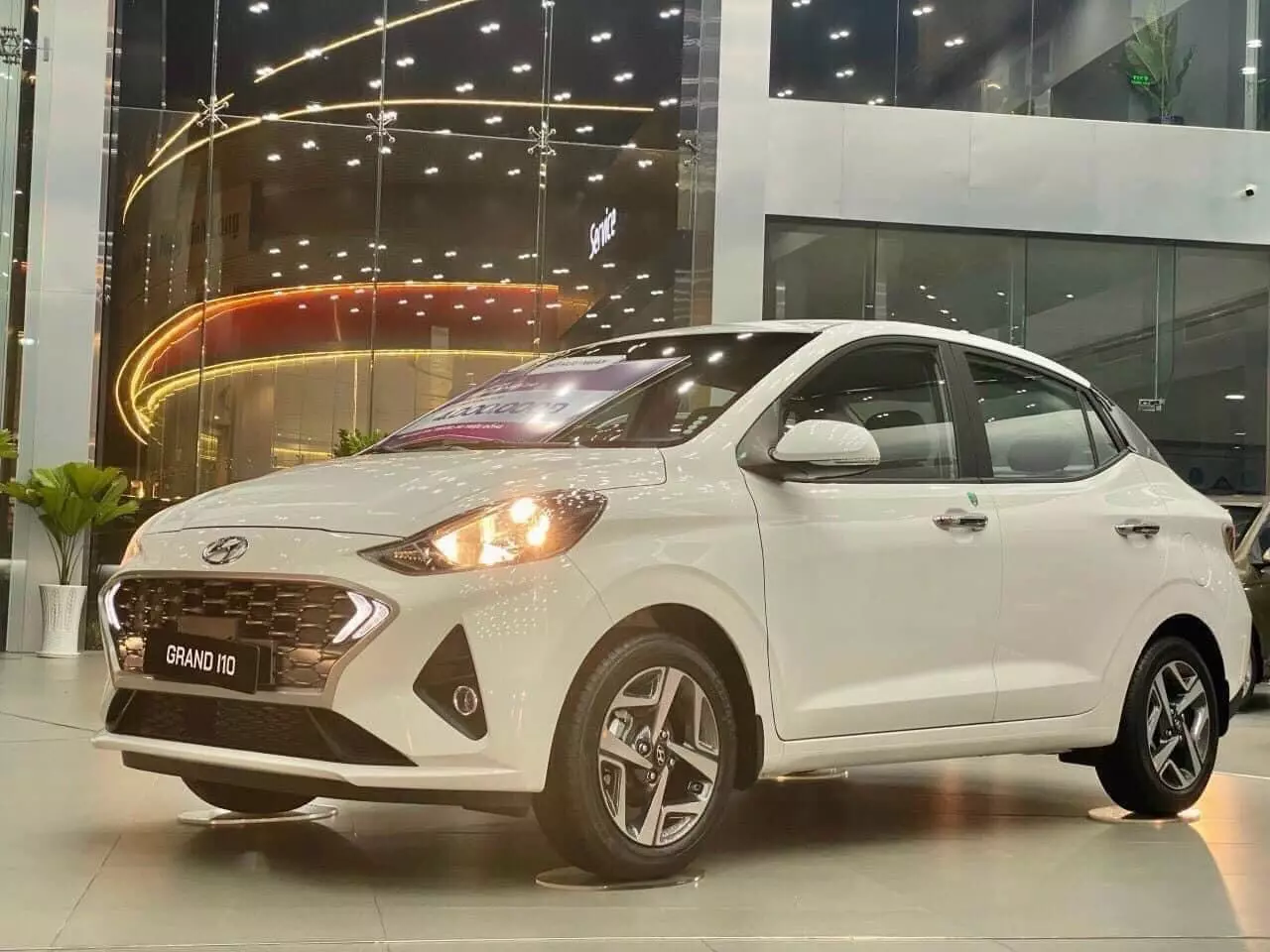 Cần bán xe Hyundai Grand i10 2023, màu trắng, giá tốt-2
