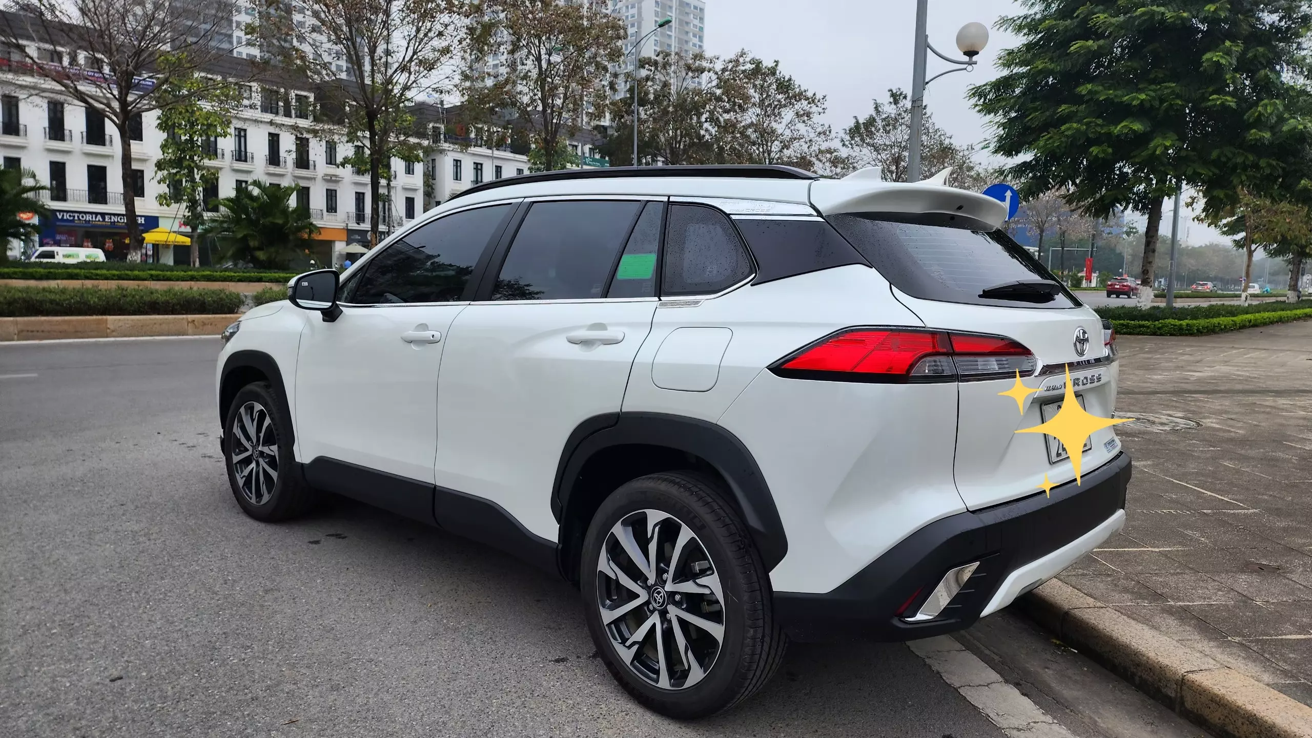 Cần bán nhanh Xe  TOYOTA - CROSS 1.8V  đời 2023 -3