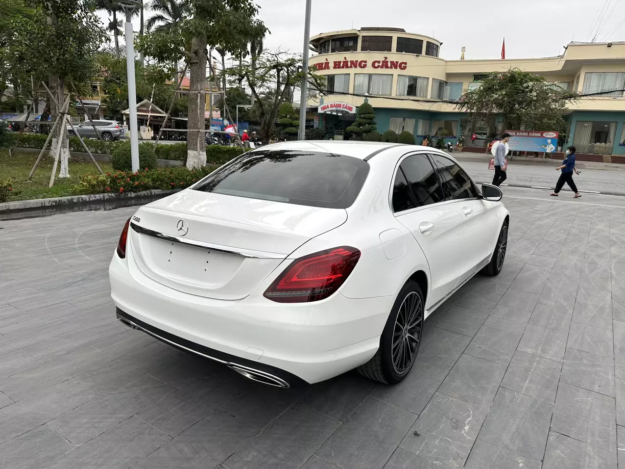 Em lại về em siêu đẹp  Mercedes C200 Sx 2020 đăng ký cuối 2021 bản Exclusive-2