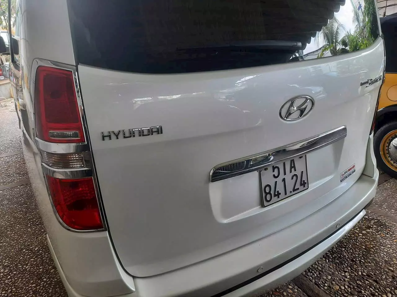 Hyundai Starex H1 Limousine 7 chỗ 2013 số tự động, máy xăng 2.4 đã trang bị nội thất khủng cho anh em-5