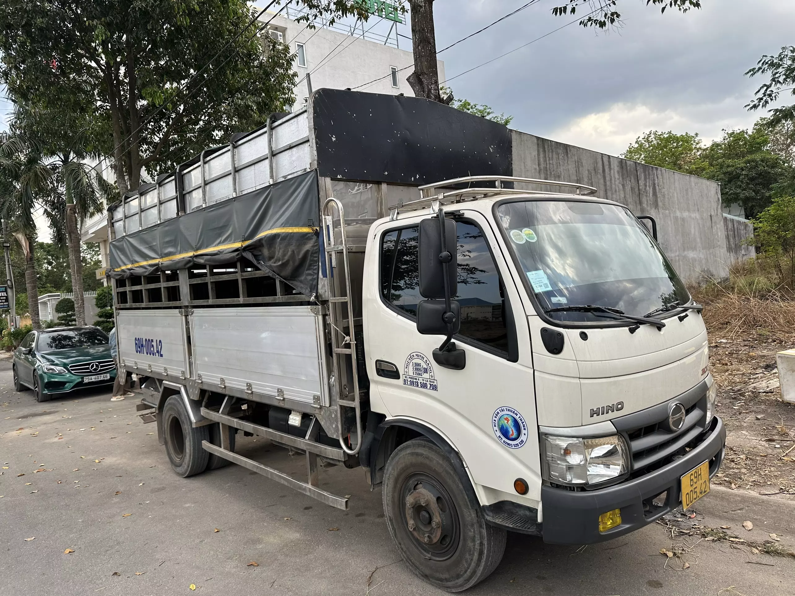 Chính chủ bán xe tải HINO XZU342L-1