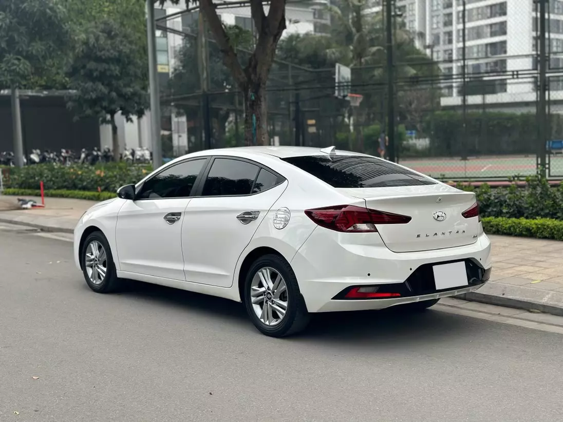 Hyundai Elantra 2020 1.6AT-1