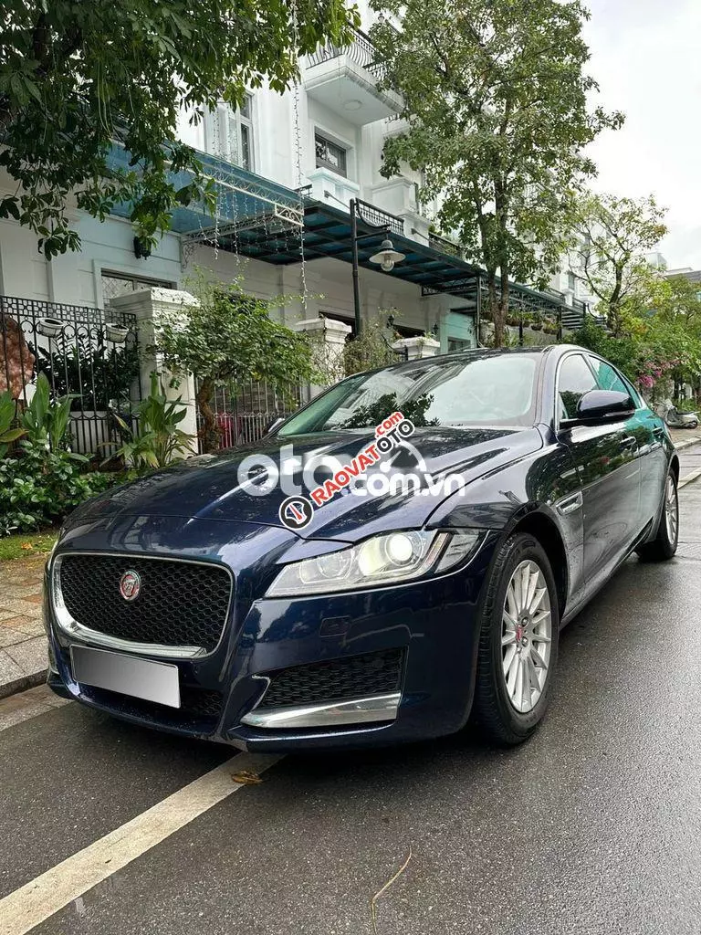 Jaguar 2016 XF Pure 2.0 AT màu đen đi 8 vạn mille-0