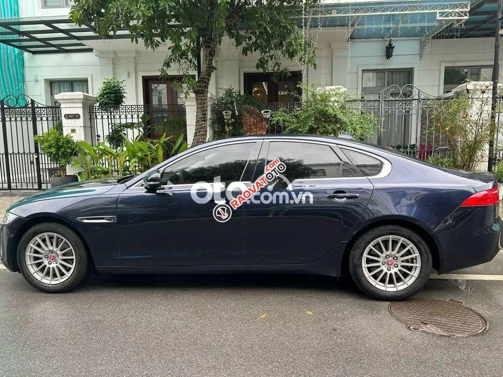 Jaguar 2016 XF Pure 2.0 AT màu đen đi 8 vạn mille-9