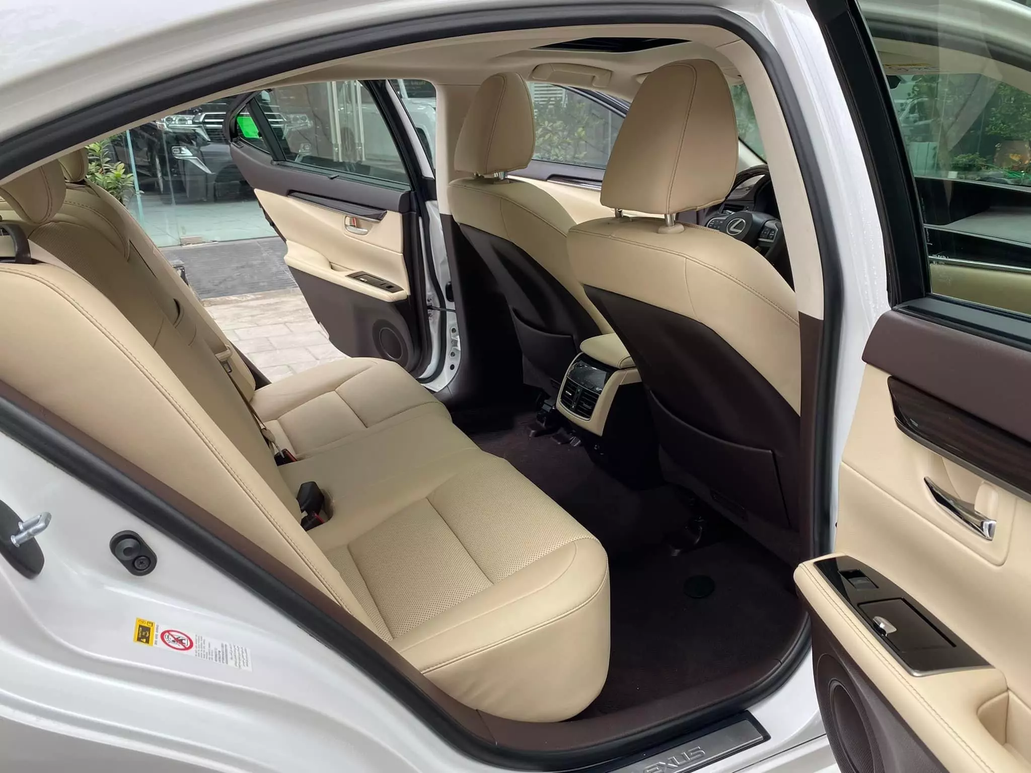 Bán Lexus ES250 Model và đăng ký 2018, 1 chủ từ mới, xe siêu đẹp.-11