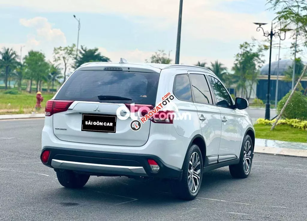 Mitsubishi outlander 2.0CVT 2019 màu trắng quá đẹp-9