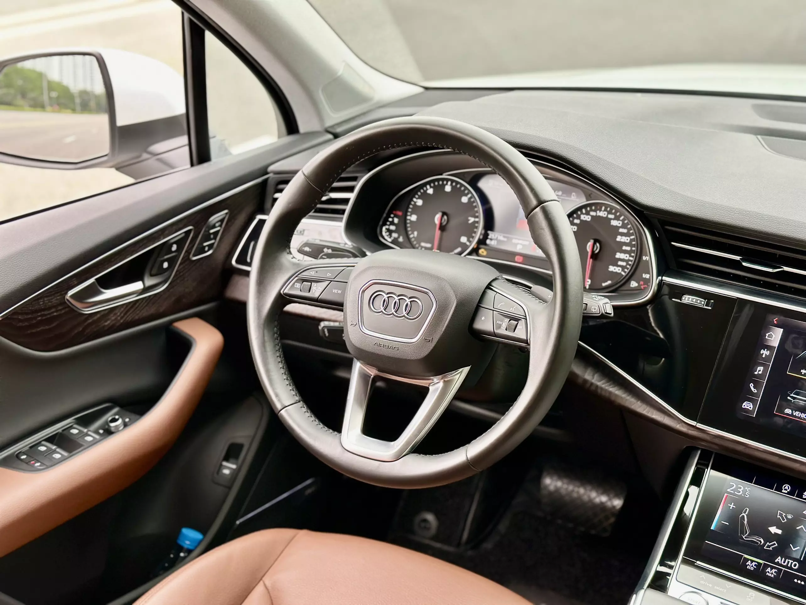 Chính chủ cần bán xe Audi Q7 55 TFSI ( Bản duy nhất máy 3.0 Turbo)-3