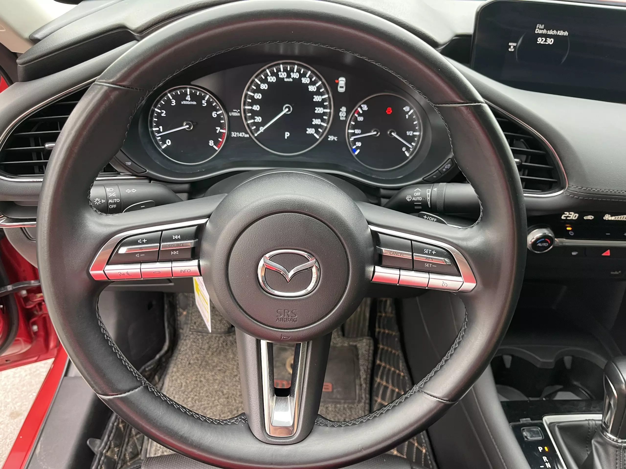 Chính chủ cần bán xe Mazda 3-1.5 luxury đỏ phale -7