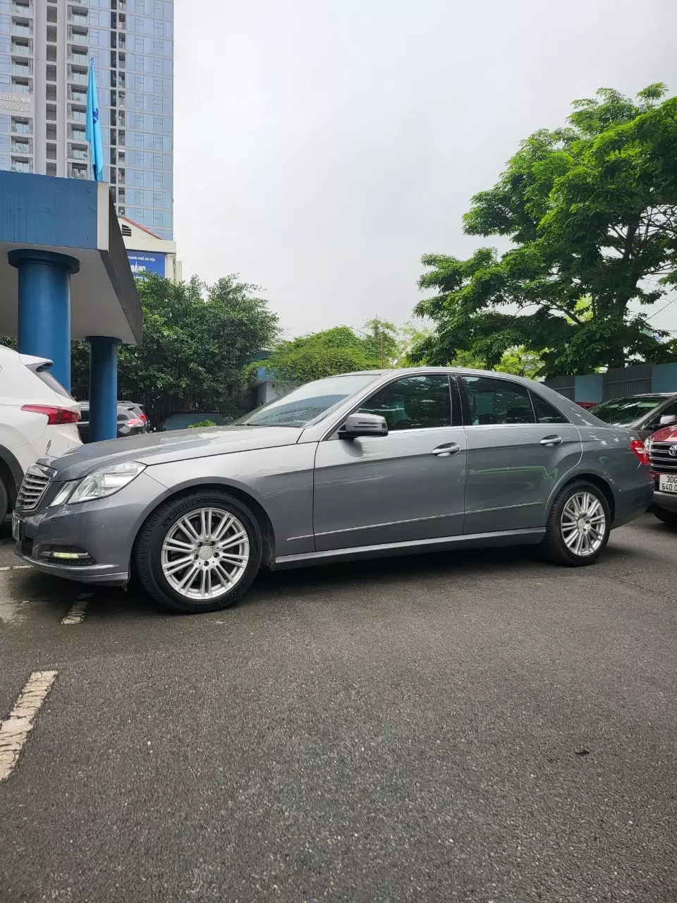 Mercedes Benz E300 2011 đẹp xuất sắc không lỗi nhỏ .-2