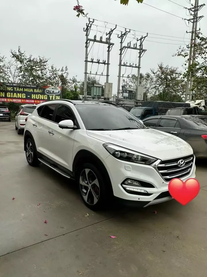 CHỢ ÔTÔ VĂN GIANG chào bán  Hyundai tucson 2017 1.6 turbo ngoc trinh xe Đẹp-0