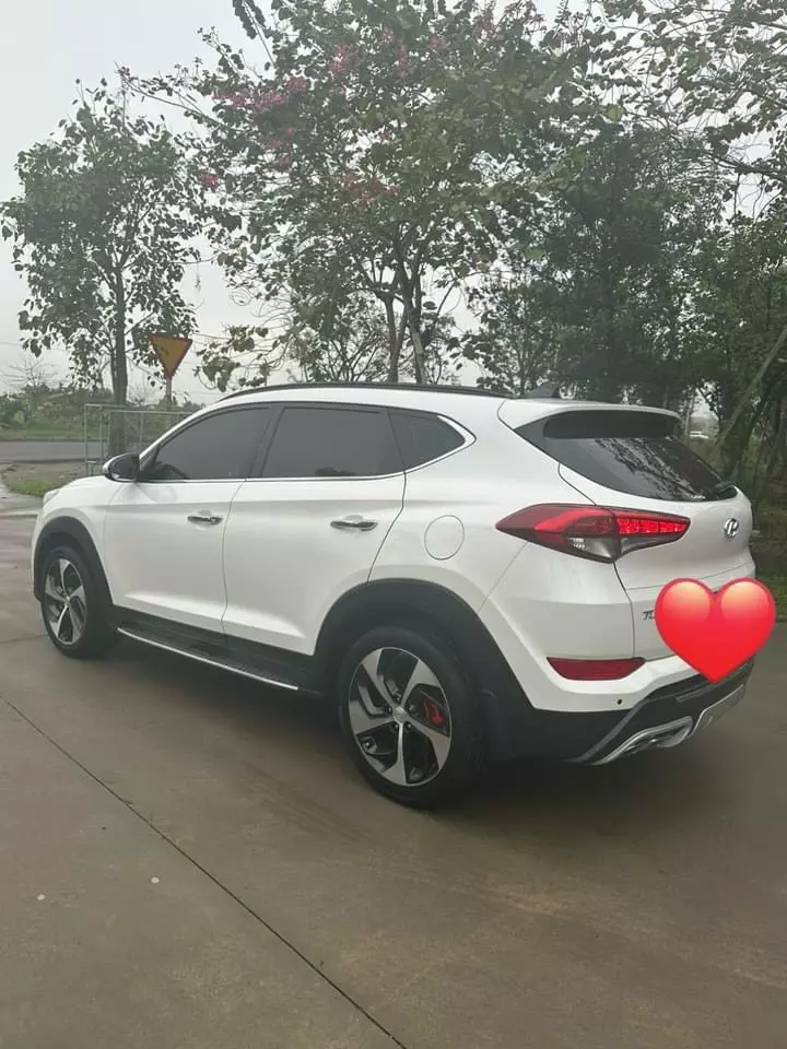 CHỢ ÔTÔ VĂN GIANG chào bán  Hyundai tucson 2017 1.6 turbo ngoc trinh xe Đẹp-1