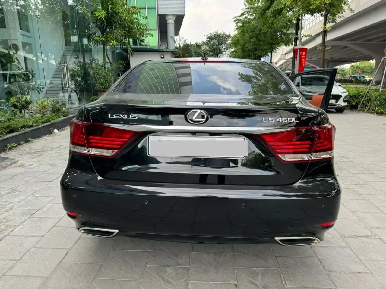 Lexus LS 460L, sản xuất 2015, màu đen, nội thất nâu da bò cực đẹp.-2