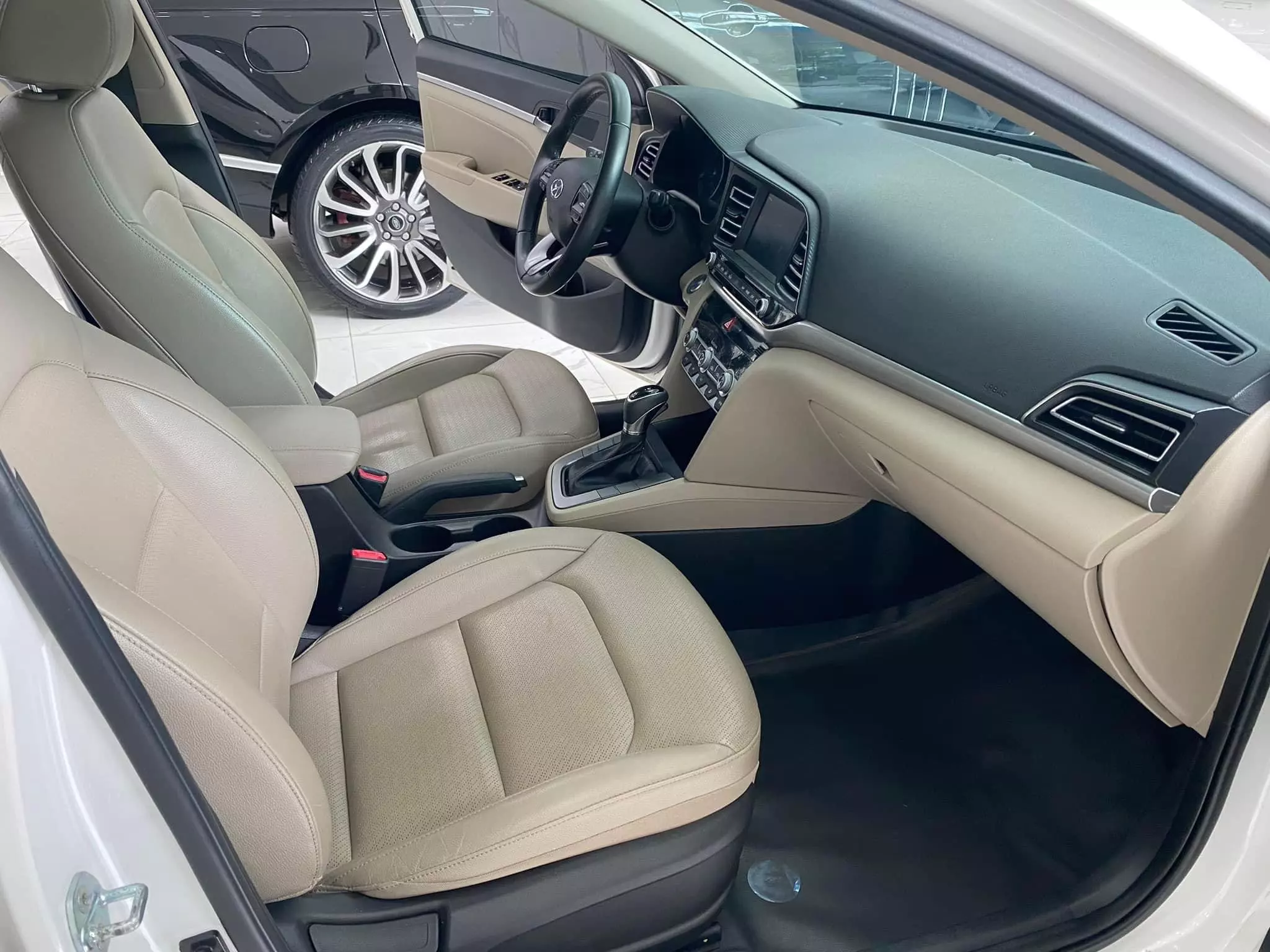 Bán Hyundai Elantra 1.6AT, sản xuất 2021, 1 chủ từ mới, xe siêu đẹp.-10