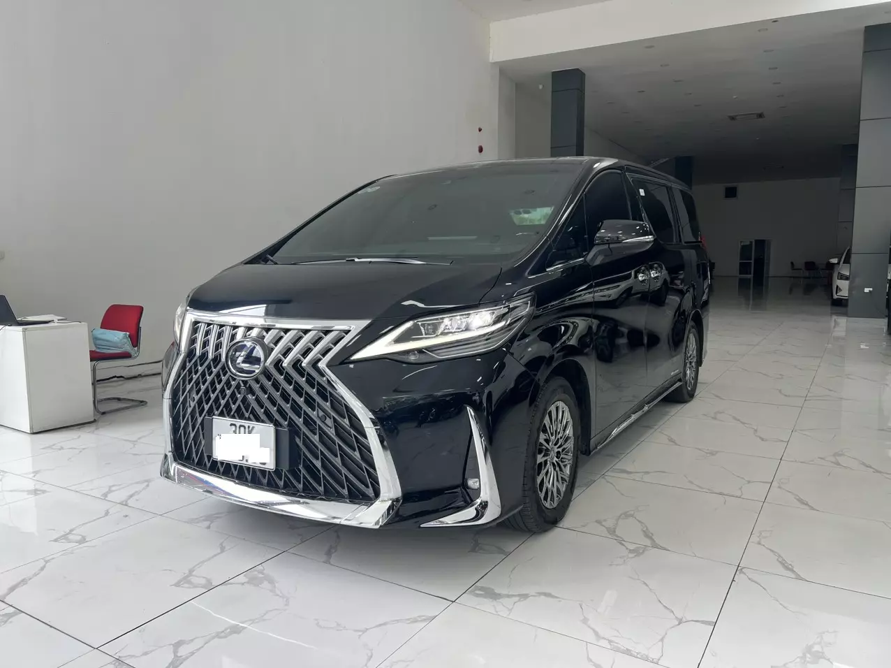 Bán xe Lexus LM300H Royal Lounge sản xuất năm 2021 xe siêu đẹp đi 3 vạn km zin. Xe trang bị 4 ghế VIP thươn-0
