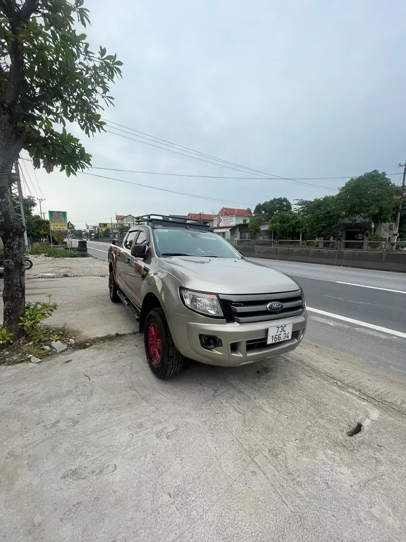 BÁN NHANH Ford ranger 2013 số tự động máy dầu. -0