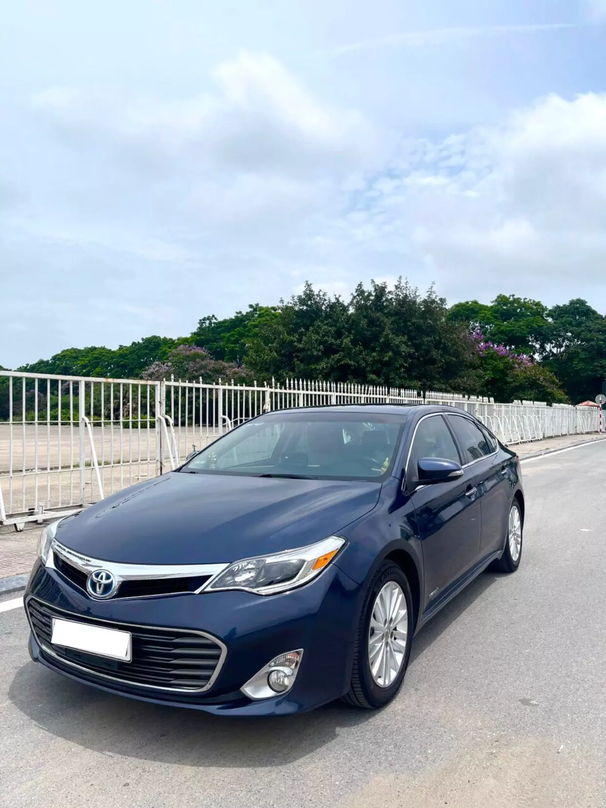 Chính chủ cần bán xe TOYOTA Avalon Hybrid Limited đời  2014 mua 12/2015-2